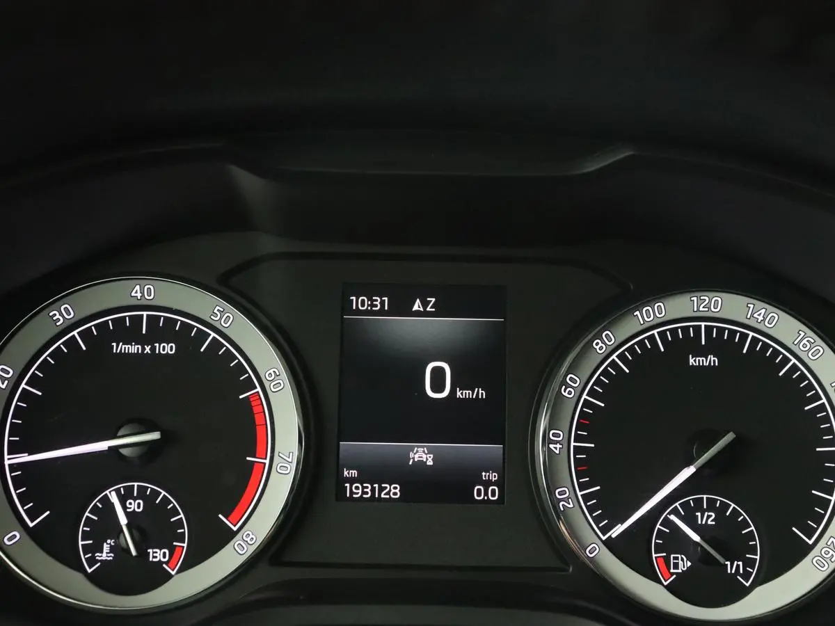 1.0 TSI Business Edition | Panoramadak | Trekhaak | Carplay | Navigatie | Park Assist  | Climate control | DAB | Cruise control | Bluetooth