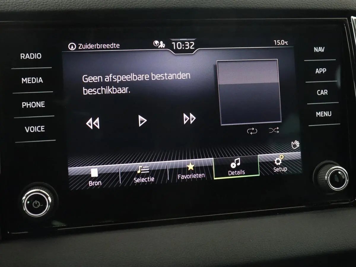 1.0 TSI Business Edition | Panoramadak | Trekhaak | Carplay | Navigatie | Park Assist  | Climate control | DAB | Cruise control | Bluetooth