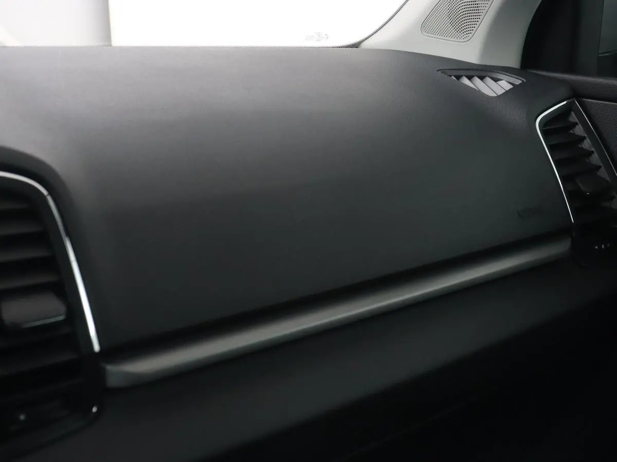 1.0 TSI Business Edition | Panoramadak | Trekhaak | Carplay | Navigatie | Park Assist  | Climate control | DAB | Cruise control | Bluetooth