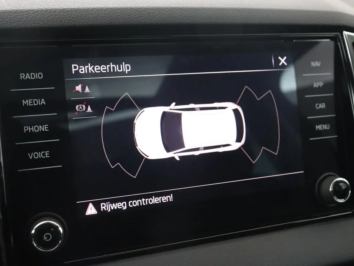 1.0 TSI Business Edition | Panoramadak | Trekhaak | Carplay | Navigatie | Park Assist  | Climate control | DAB | Cruise control | Bluetooth