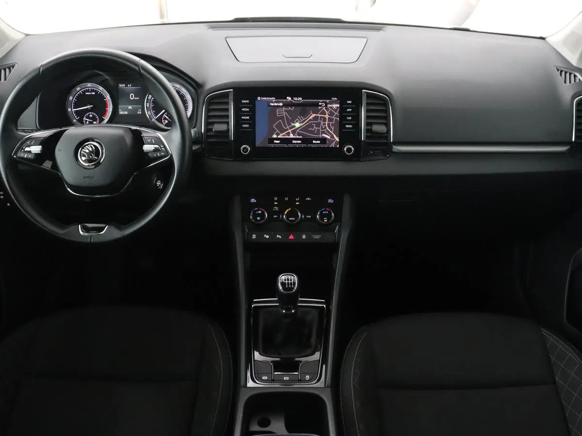 1.0 TSI Business Edition | Panoramadak | Trekhaak | Carplay | Navigatie | Park Assist  | Climate control | DAB | Cruise control | Bluetooth