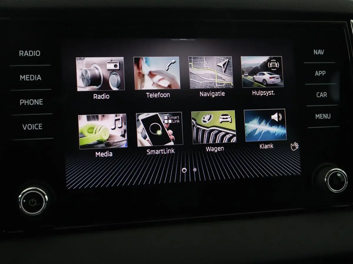 1.0 TSI Business Edition | Panoramadak | Trekhaak | Carplay | Navigatie | Park Assist  | Climate control | DAB | Cruise control | Bluetooth