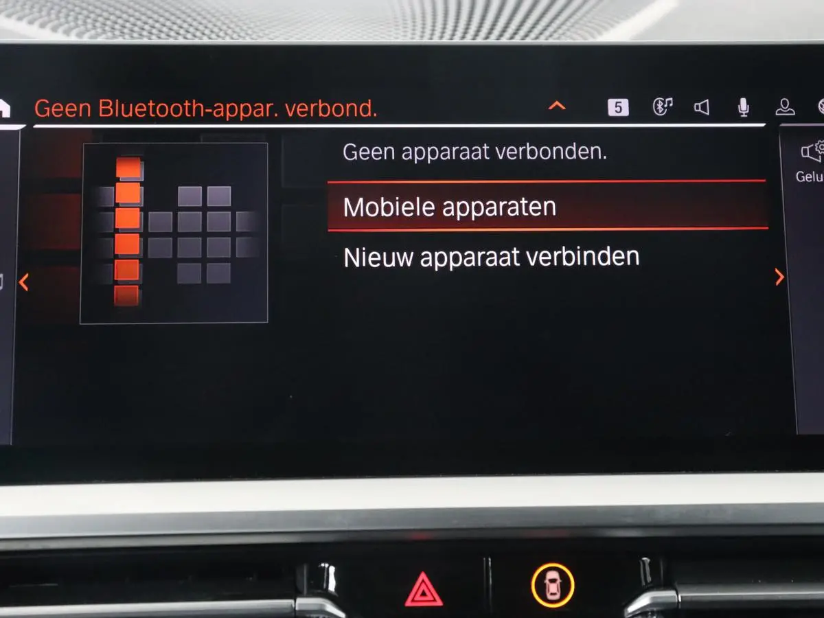 318i High Executive | Sport Line | Leder | Stoelverwarming | Camera | Sportstoelen | Carplay | Sfeerverlichting | Live Cockpit | Navigatie | Full LED | Climate control | Park Assist | Cruise
