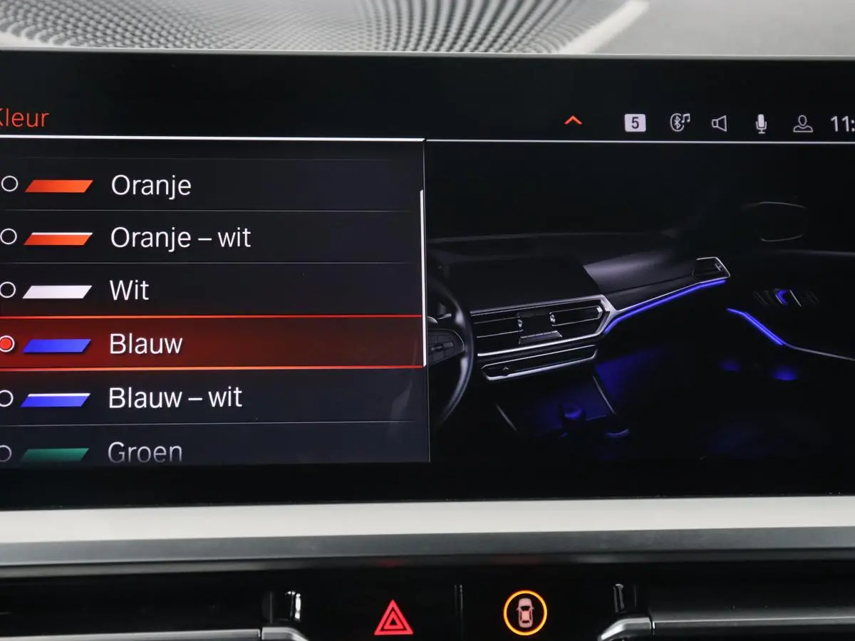 318i High Executive | Sport Line | Leder | Stoelverwarming | Camera | Sportstoelen | Carplay | Sfeerverlichting | Live Cockpit | Navigatie | Full LED | Climate control | Park Assist | Cruise