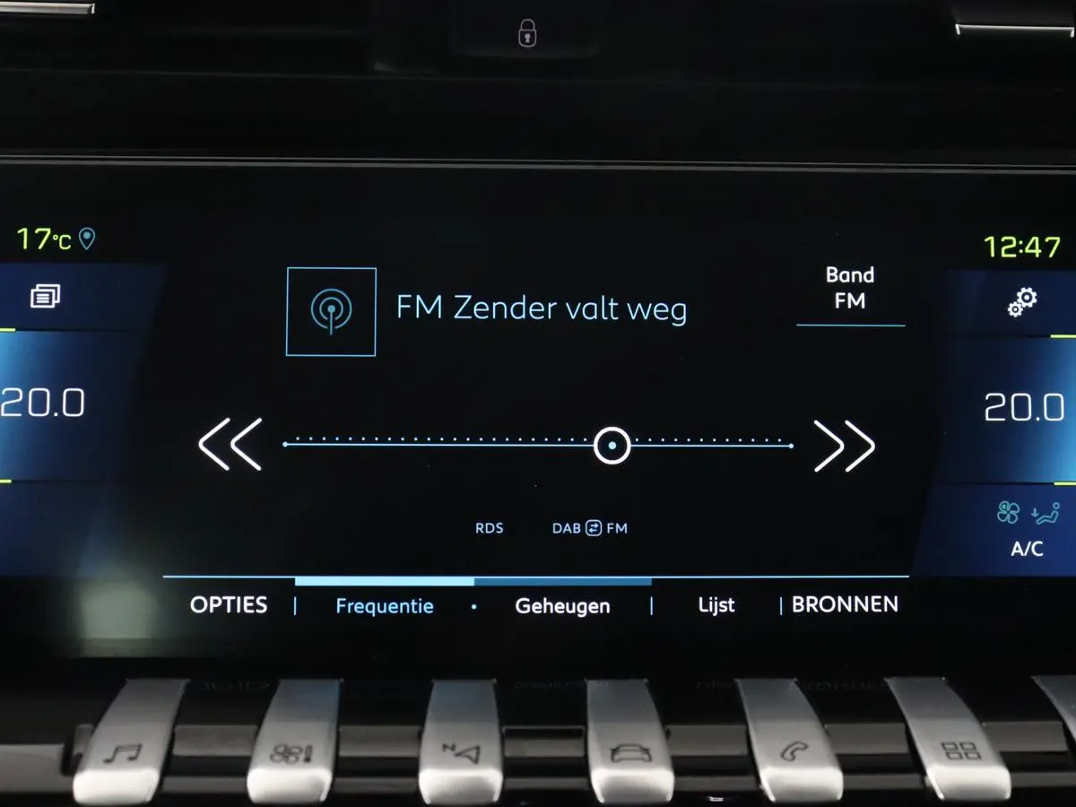 1.6 HYbrid 225 Allure | Stoelverwarming | Trekhaak | Adaptive cruise | Camera | Carplay | Half leder | Keyless | Full LED | Climate control | Sfeerverlichting | PHEV | Plug In