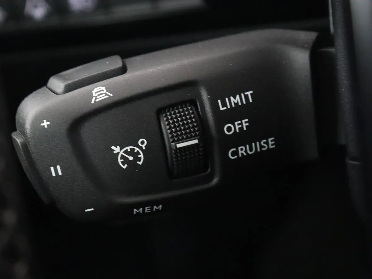 1.6 HYbrid 225 Allure | Stoelverwarming | Trekhaak | Adaptive cruise | Camera | Carplay | Half leder | Keyless | Full LED | Climate control | Sfeerverlichting | PHEV | Plug In