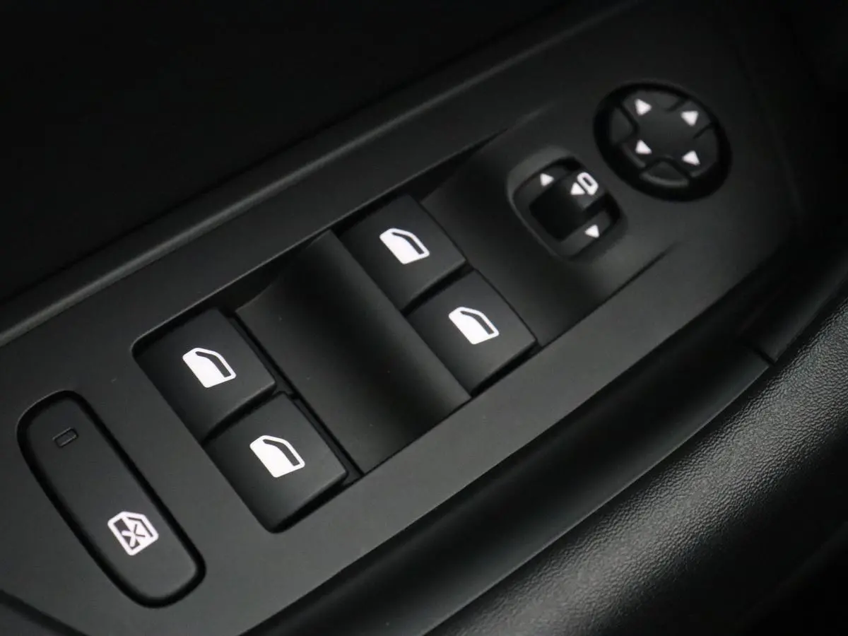 1.6 HYbrid 225 Allure | Stoelverwarming | Trekhaak | Adaptive cruise | Camera | Carplay | Half leder | Keyless | Full LED | Climate control | Sfeerverlichting | PHEV | Plug In