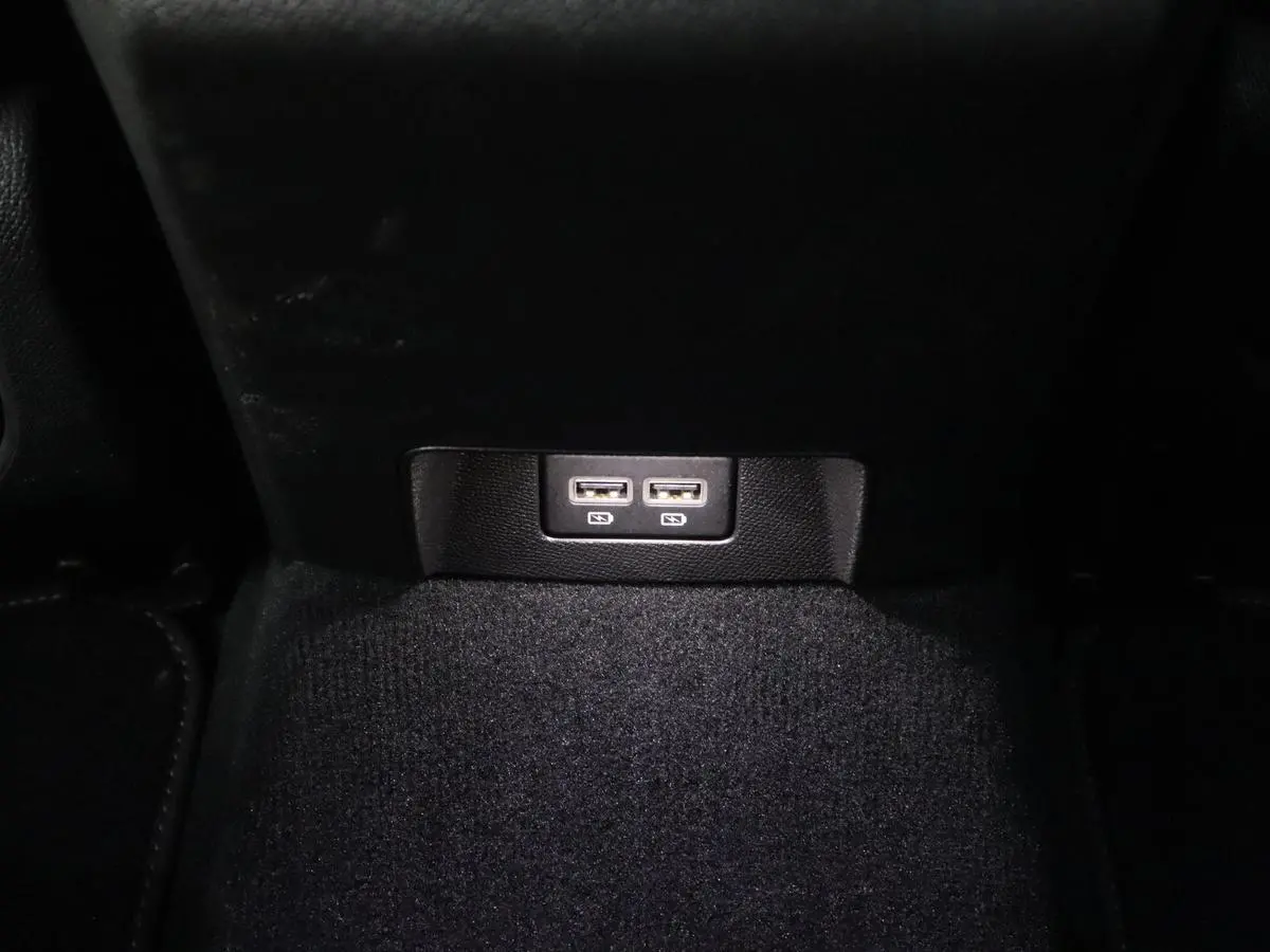 1.6 HYbrid 225 Allure | Stoelverwarming | Trekhaak | Adaptive cruise | Camera | Carplay | Half leder | Keyless | Full LED | Climate control | Sfeerverlichting | PHEV | Plug In