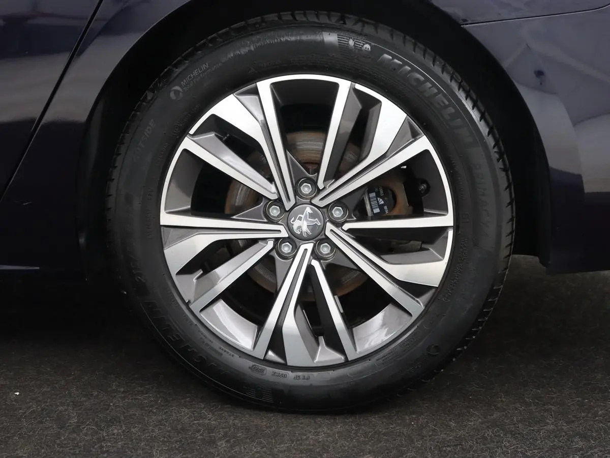 1.6 HYbrid 225 Allure | Stoelverwarming | Trekhaak | Adaptive cruise | Camera | Carplay | Half leder | Keyless | Full LED | Climate control | Sfeerverlichting | PHEV | Plug In