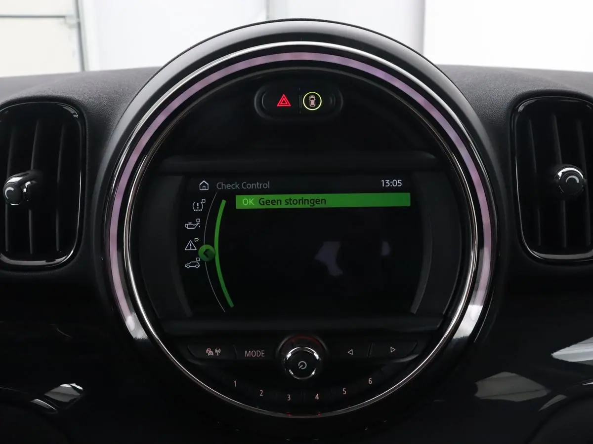1.5 Cooper Chili | Automaat | Full LED | Navigatie | Parkeerhulp | Climate control | 17'' | Bluetooth | Cruise control