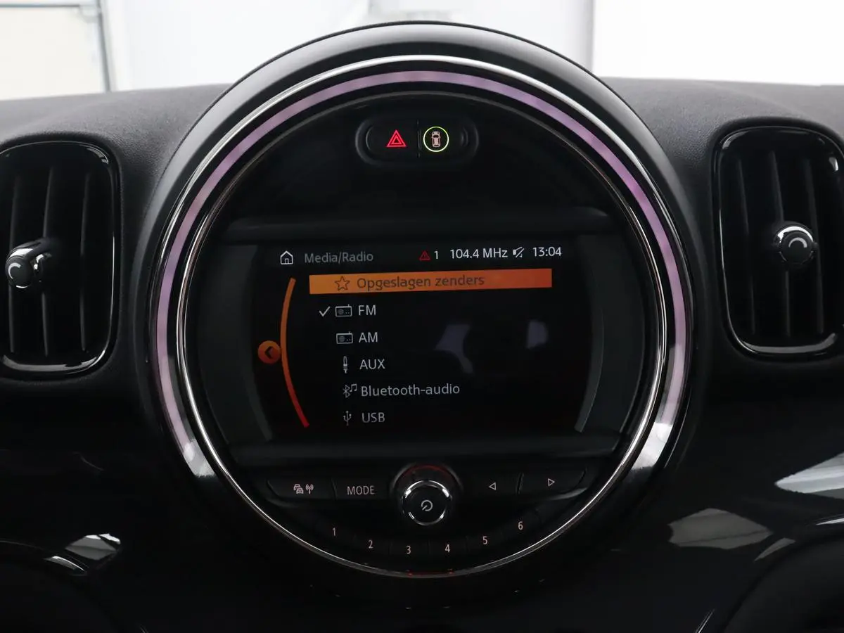 1.5 Cooper Chili | Automaat | Full LED | Navigatie | Parkeerhulp | Climate control | 17'' | Bluetooth | Cruise control