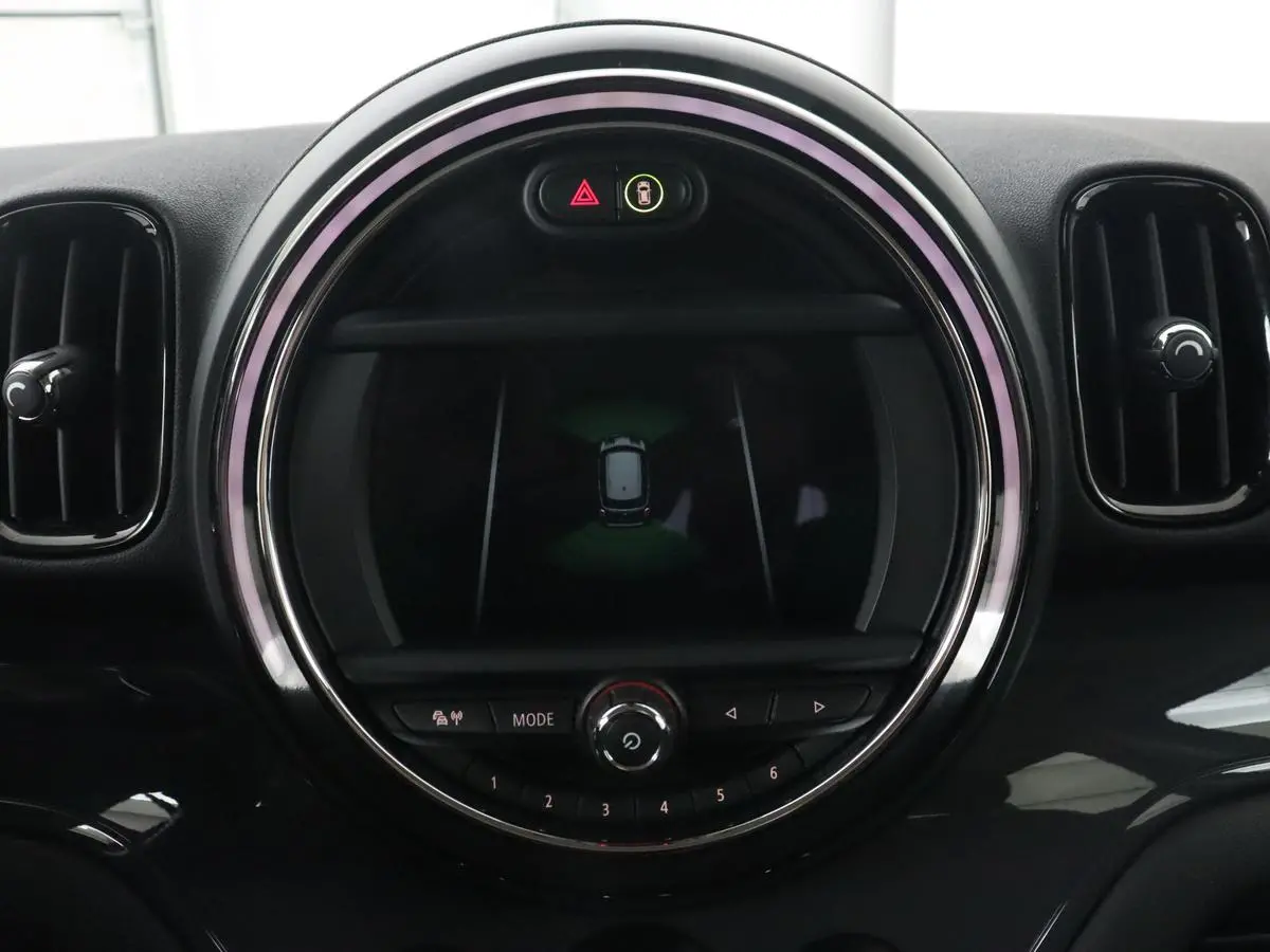 1.5 Cooper Chili | Automaat | Full LED | Navigatie | Parkeerhulp | Climate control | 17'' | Bluetooth | Cruise control