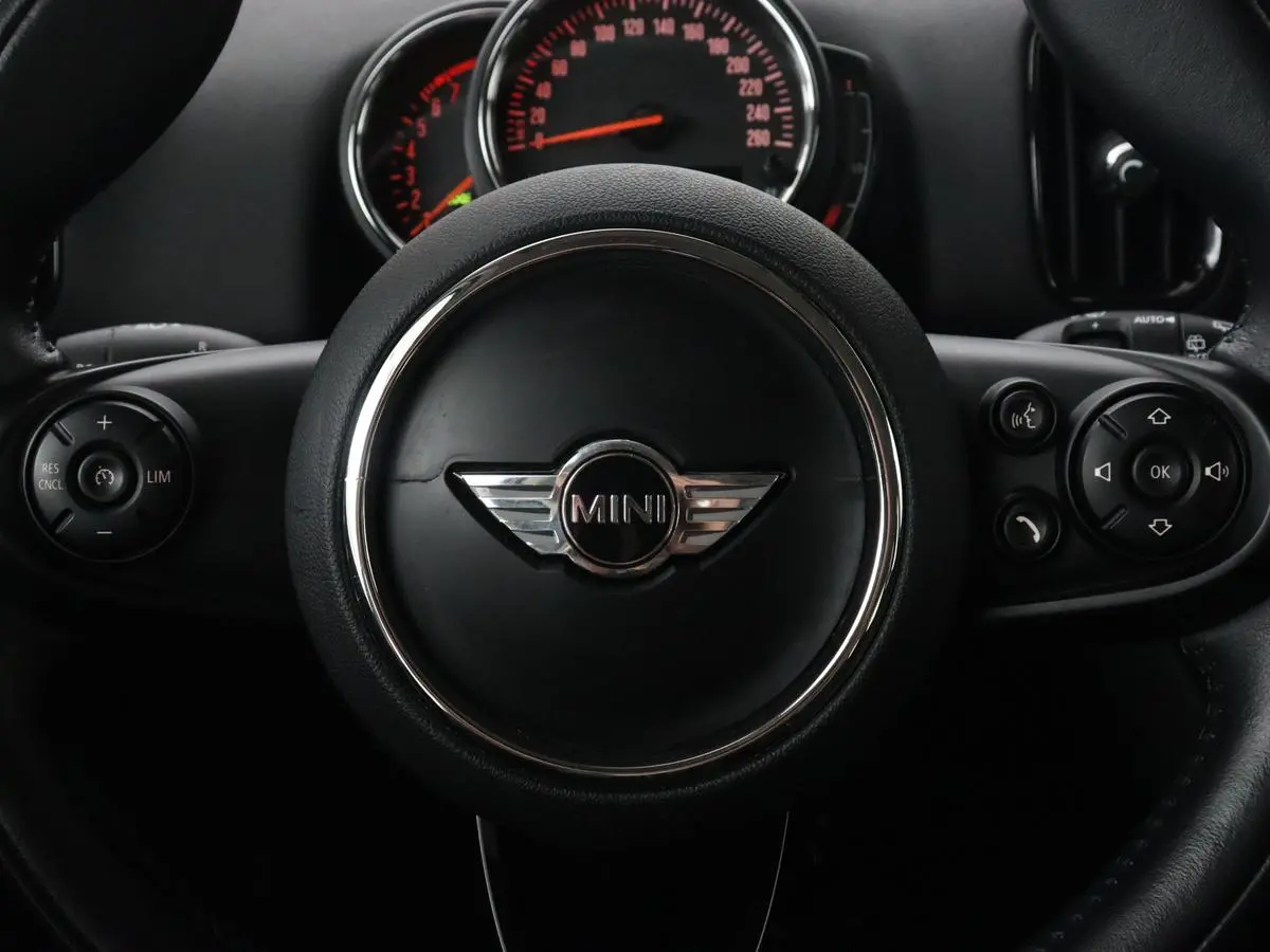 1.5 Cooper Chili | Automaat | Full LED | Navigatie | Parkeerhulp | Climate control | 17'' | Bluetooth | Cruise control