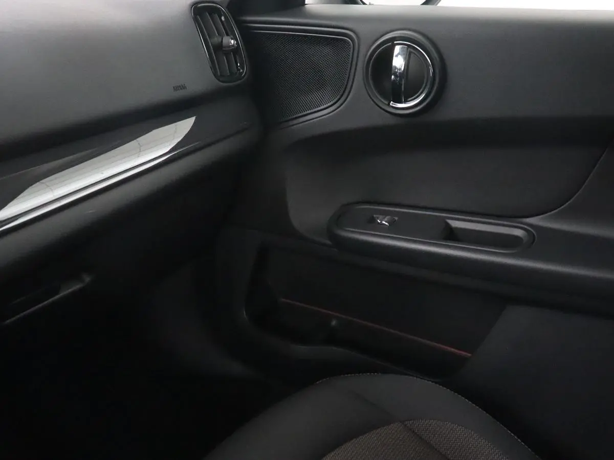 1.5 Cooper Chili | Automaat | Full LED | Navigatie | Parkeerhulp | Climate control | 17'' | Bluetooth | Cruise control