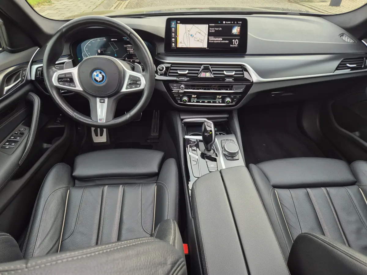 530 e M-Sport Hybride Schuifdak, Leder M-pakket / Panoramadak.