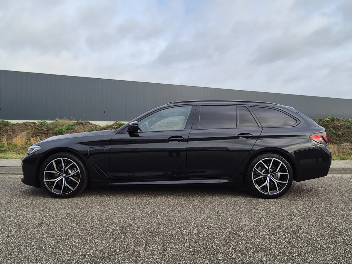 530 e M-Sport Hybride Schuifdak, Leder M-pakket / Panoramadak.