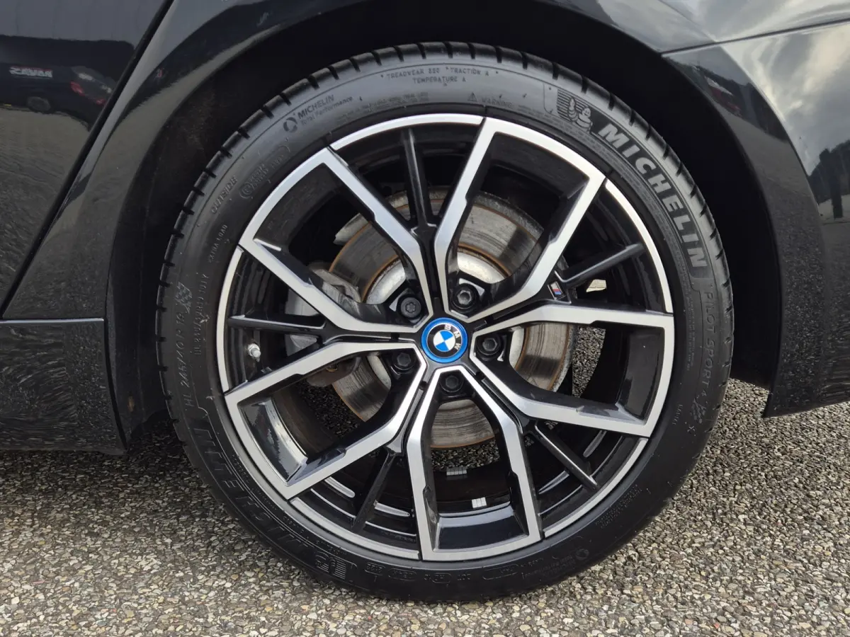 530 e M-Sport Hybride Schuifdak, Leder M-pakket / Panoramadak.