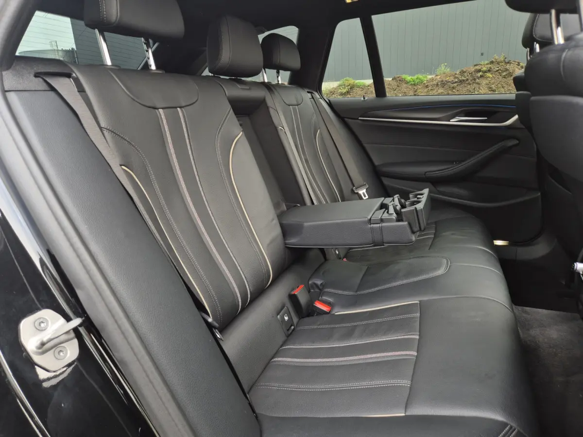 530 e M-Sport Hybride Schuifdak, Leder M-pakket / Panoramadak.