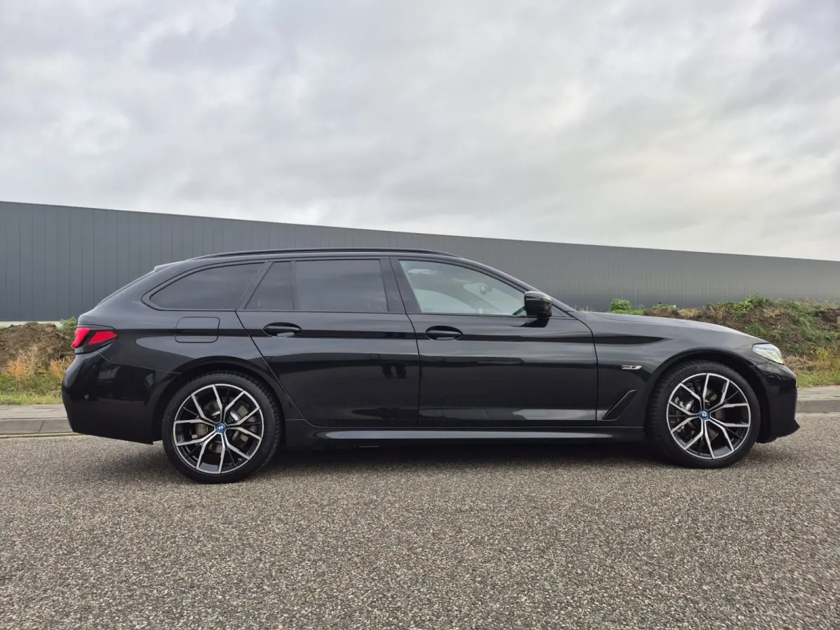 530 e M-Sport Hybride Schuifdak, Leder M-pakket / Panoramadak.