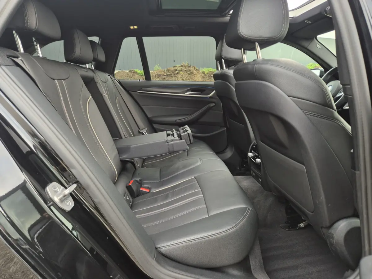 530 e M-Sport Hybride Schuifdak, Leder M-pakket / Panoramadak.