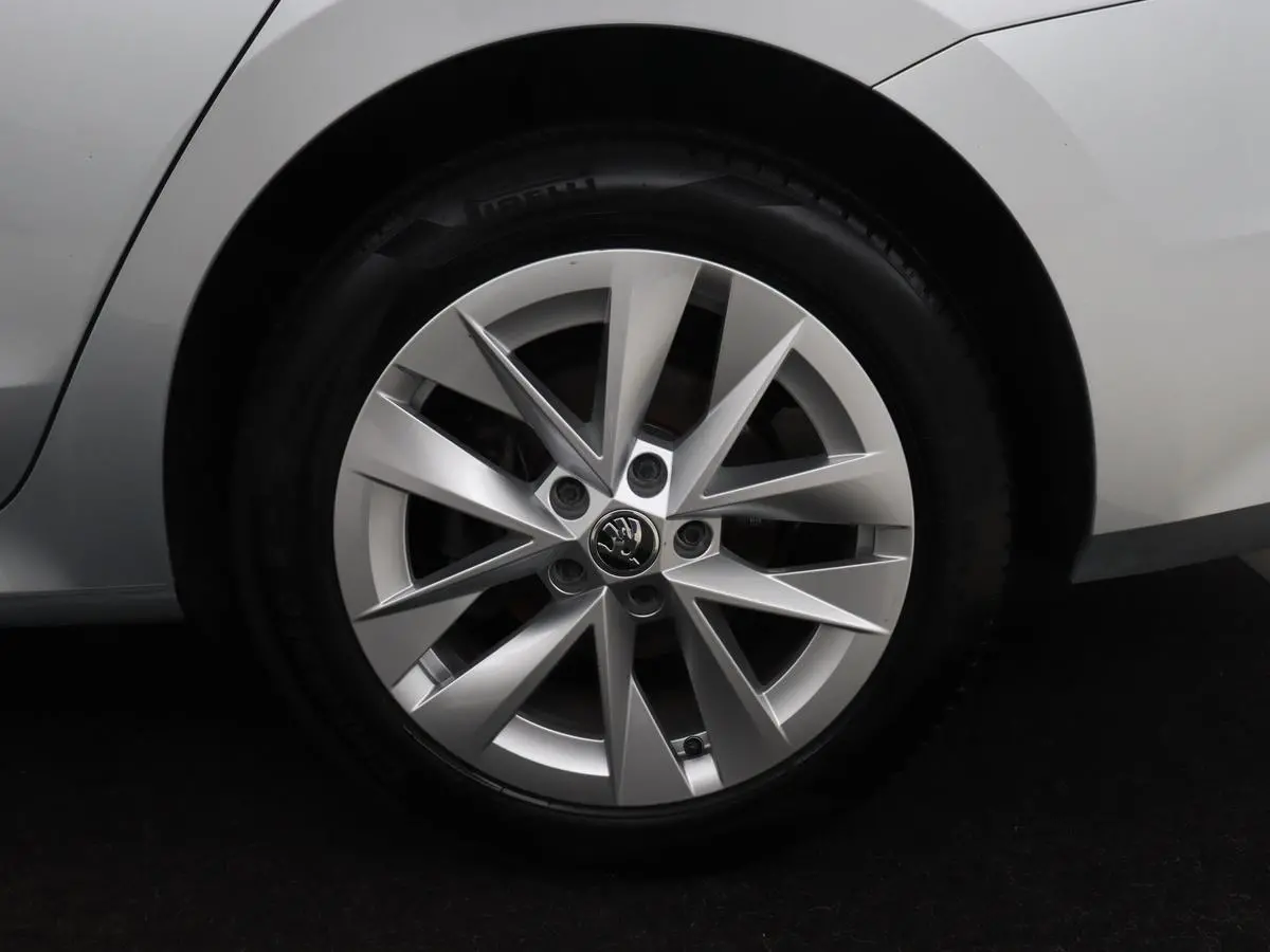 1.4 TSI iV PHEV Business Edition | Head-Up | Stoelverwarming | Carplay | Navigatie | Achterbankverwarming | Memory | Full LED | Sfeerverlichting | Keyless | Plug In