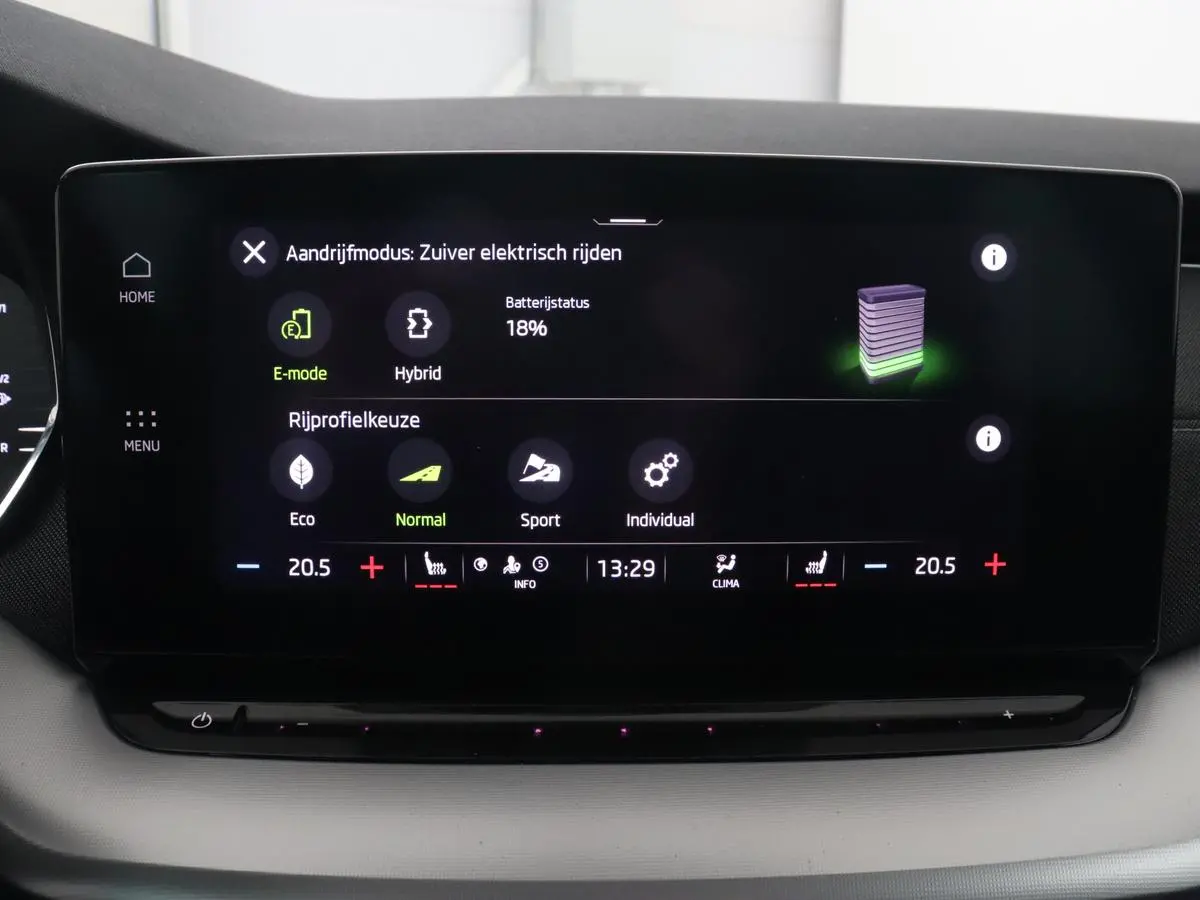 1.4 TSI iV PHEV Business Edition | Head-Up | Stoelverwarming | Carplay | Navigatie | Achterbankverwarming | Memory | Full LED | Sfeerverlichting | Keyless | Plug In