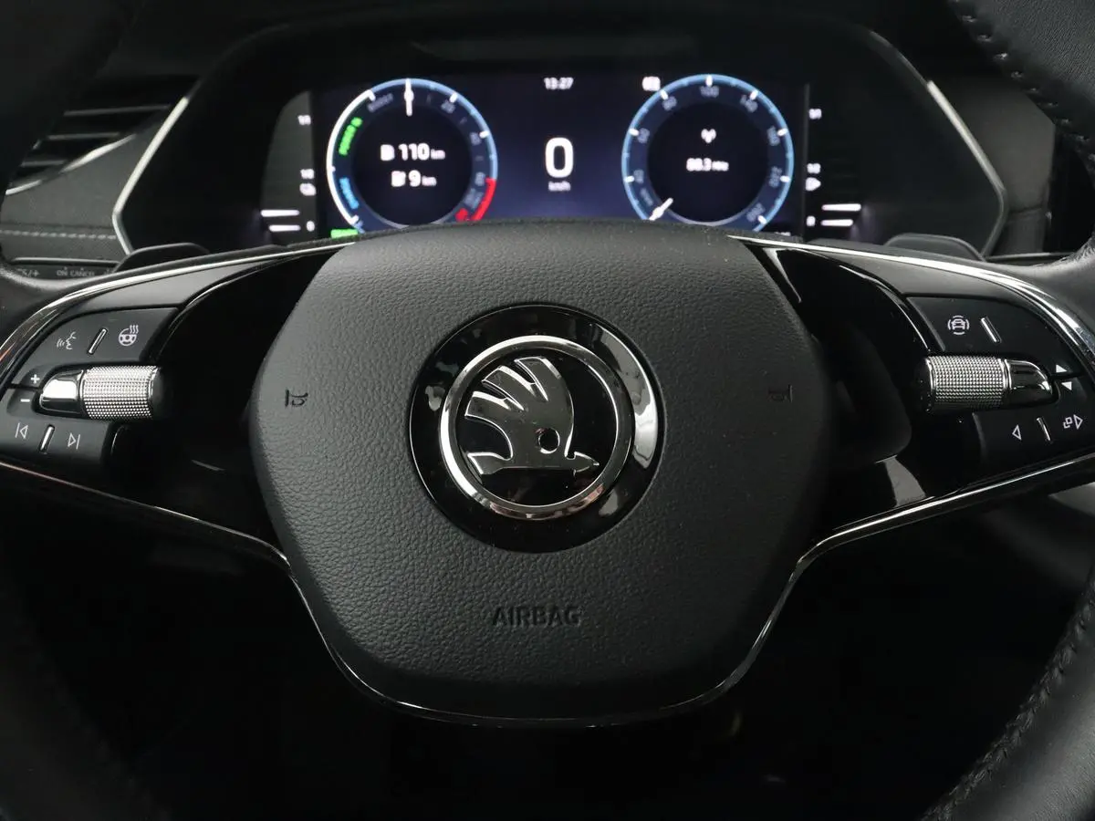 1.4 TSI iV PHEV Business Edition | Head-Up | Stoelverwarming | Carplay | Navigatie | Achterbankverwarming | Memory | Full LED | Sfeerverlichting | Keyless | Plug In