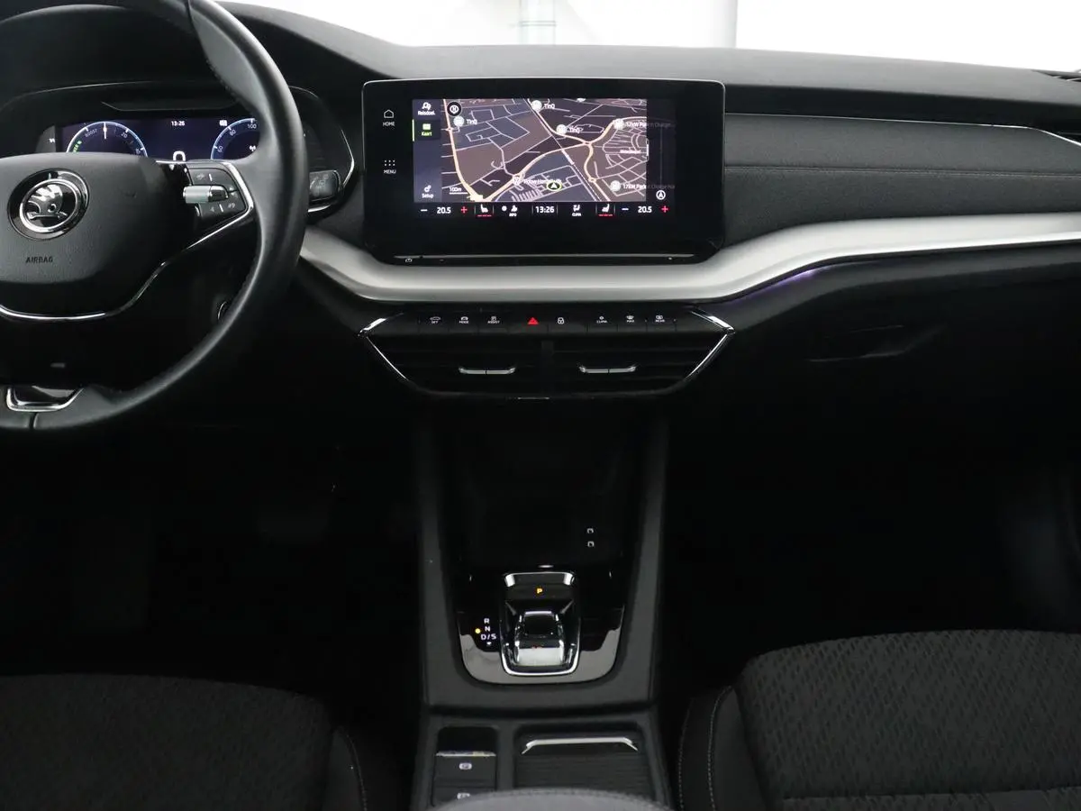 1.4 TSI iV PHEV Business Edition | Head-Up | Stoelverwarming | Carplay | Navigatie | Achterbankverwarming | Memory | Full LED | Sfeerverlichting | Keyless | Plug In