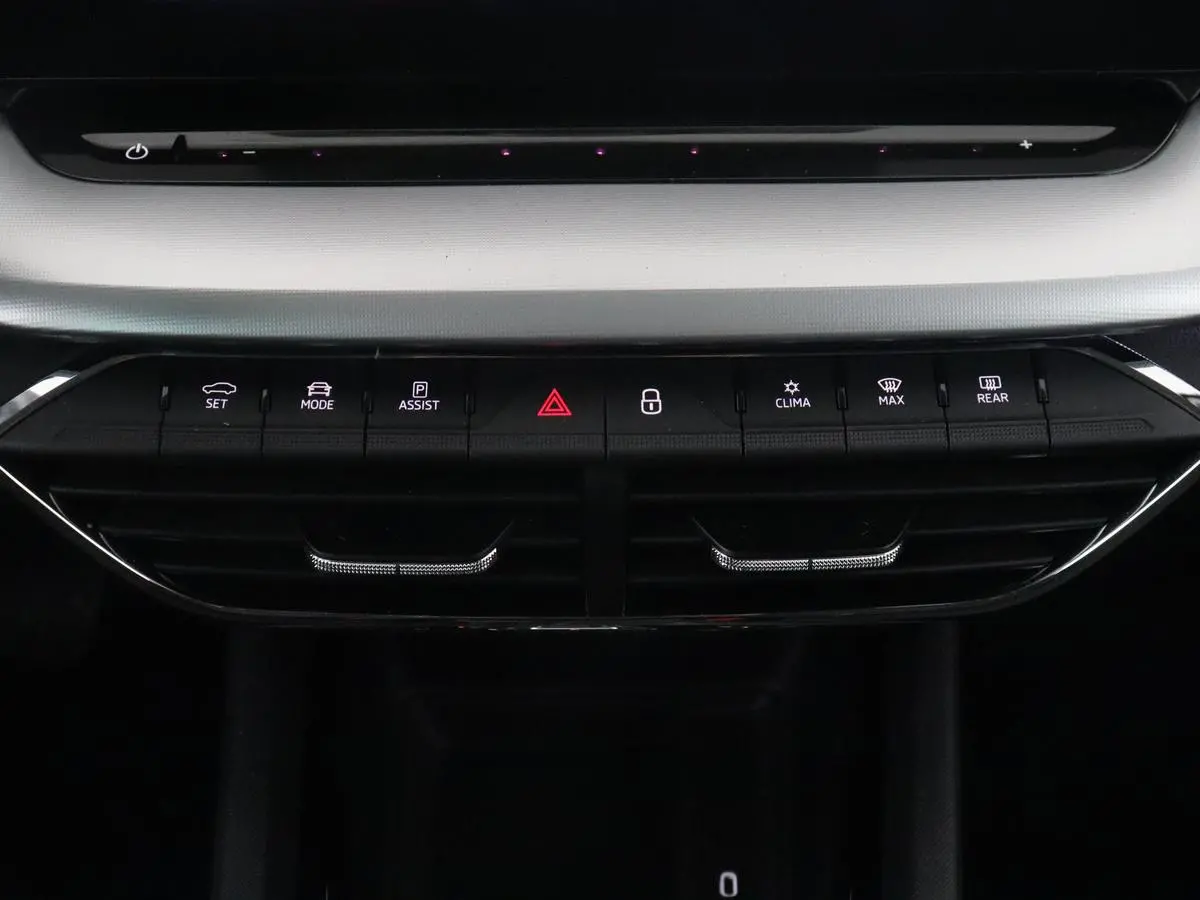 1.4 TSI iV PHEV Business Edition | Head-Up | Stoelverwarming | Carplay | Navigatie | Achterbankverwarming | Memory | Full LED | Sfeerverlichting | Keyless | Plug In
