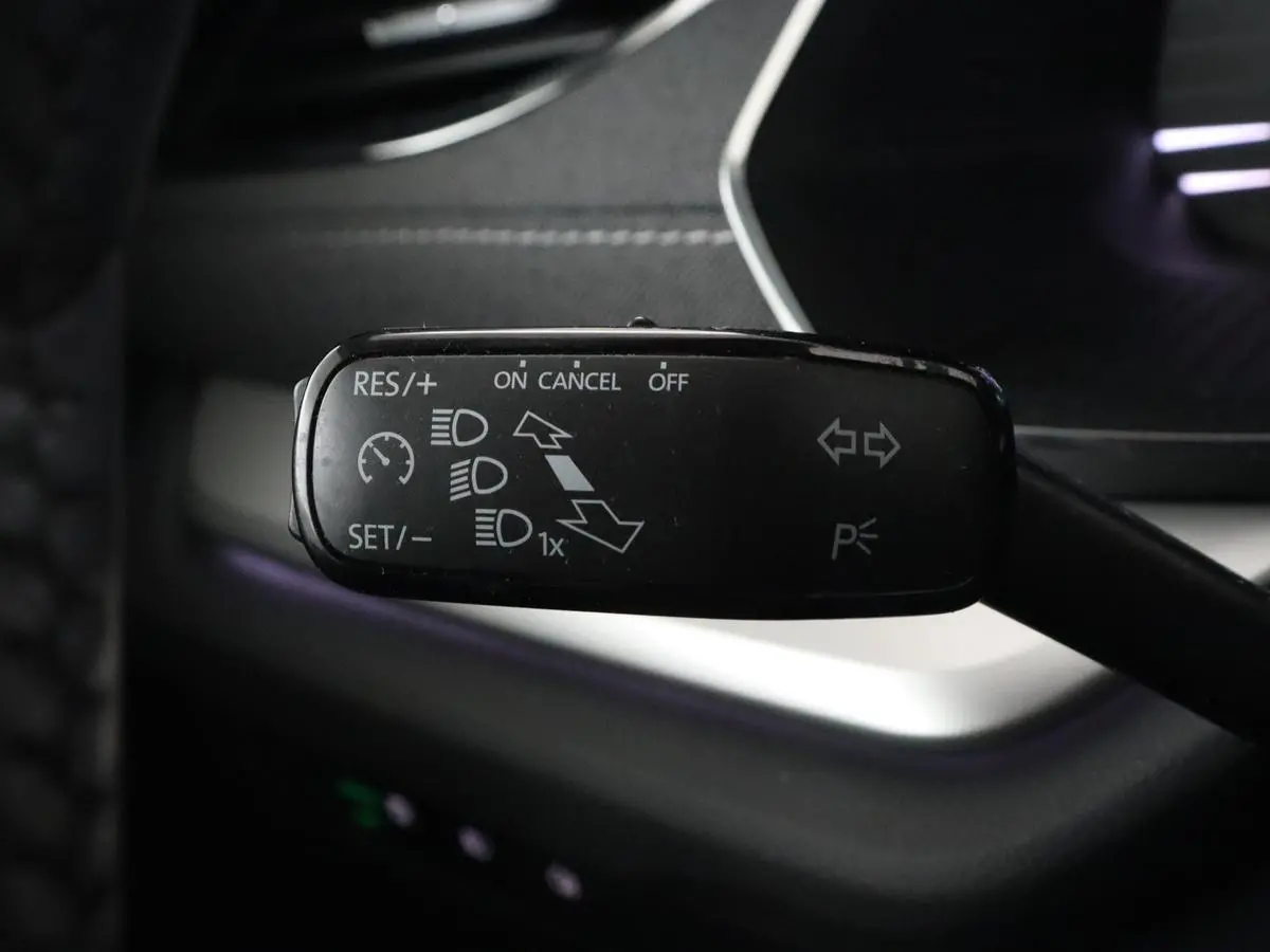 1.4 TSI iV PHEV Business Edition | Head-Up | Stoelverwarming | Carplay | Navigatie | Achterbankverwarming | Memory | Full LED | Sfeerverlichting | Keyless | Plug In