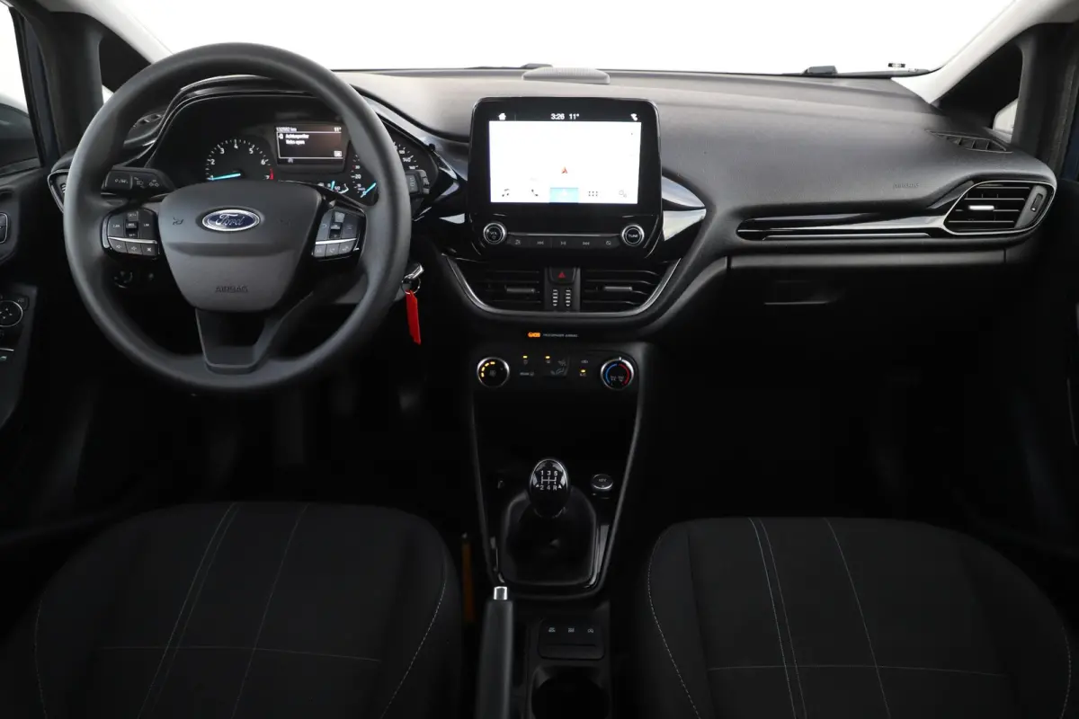 1.1 Trend Trekhaak Navigatie 15 inch LMV Airco Bluetooth Elektrische Ramen