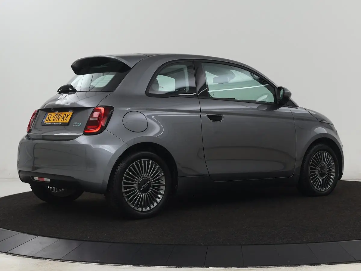 Icon 45 kWh | 3 Fase | Camera | Carplay | Full LED | Navigatie | Keyless | Climate control | Cruise control | Bluetooth