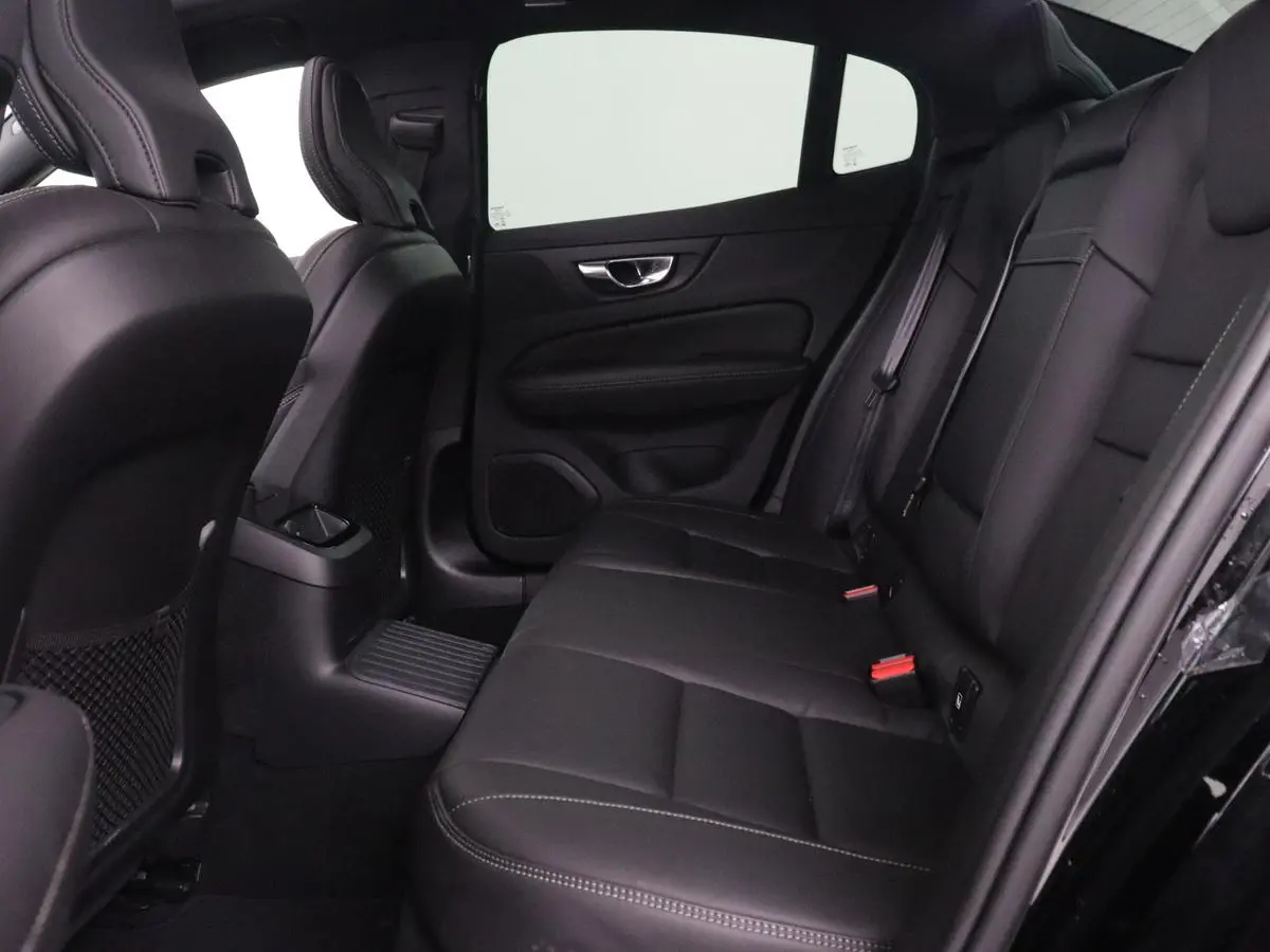 2.0 Recharge T6 R-Design | Panoramadak | Leder | 360 Camera | Head-Up | Adaptive cruise | Stoelventilatie | Harman/Kardon | Massage | Carplay | Navigatie | Full LED | Memory | PHEV | Plug In