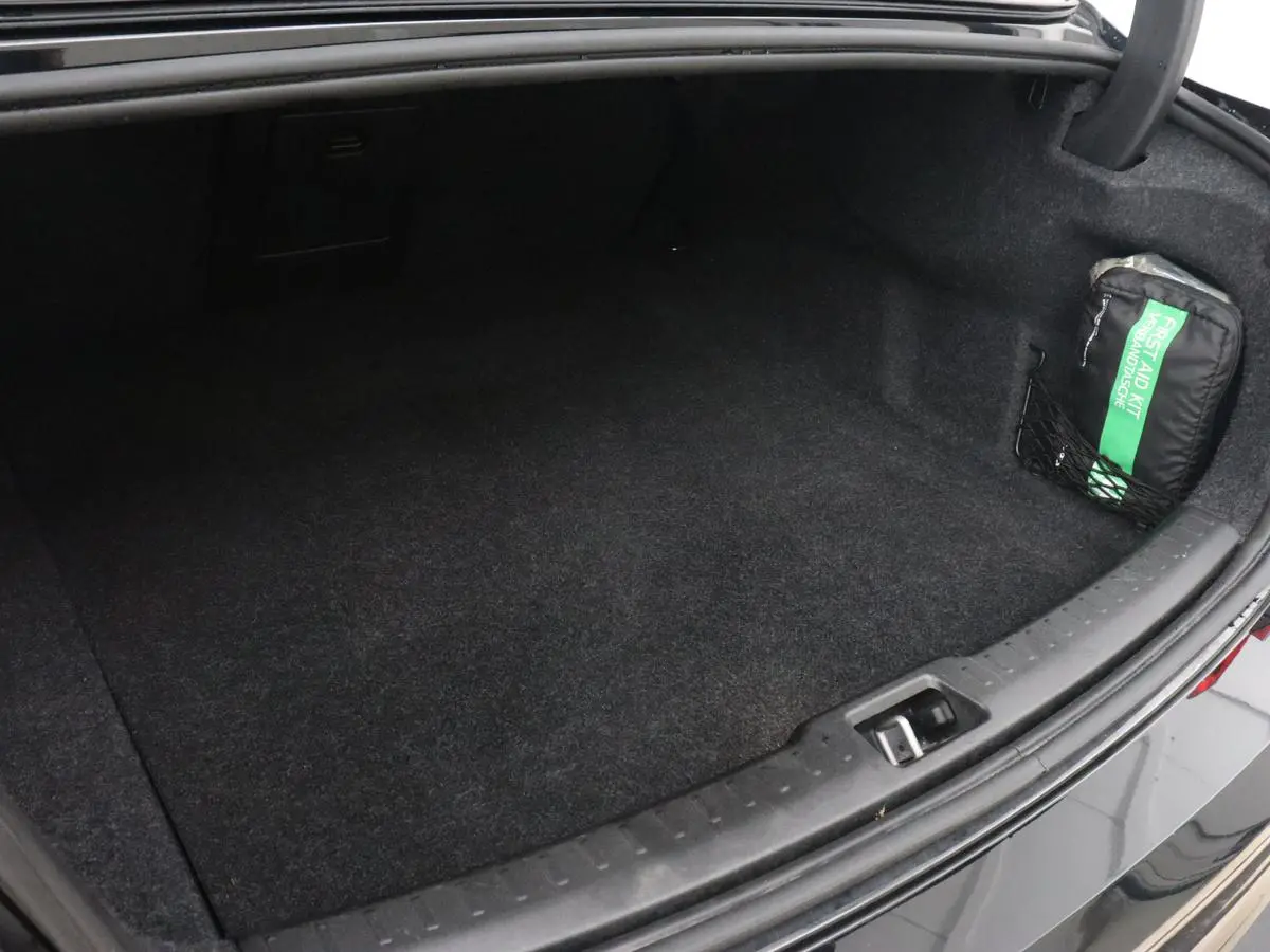2.0 Recharge T6 R-Design | Panoramadak | Leder | 360 Camera | Head-Up | Adaptive cruise | Stoelventilatie | Harman/Kardon | Massage | Carplay | Navigatie | Full LED | Memory | PHEV | Plug In