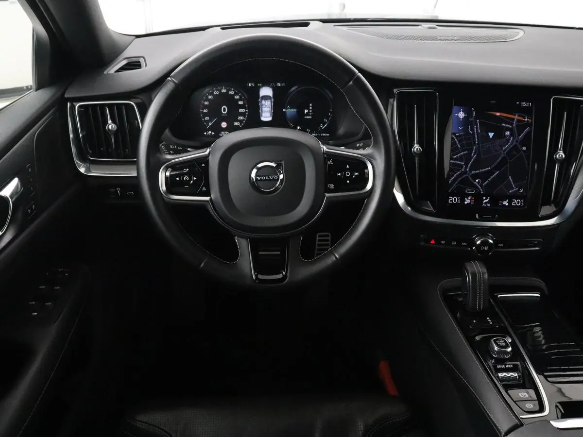 2.0 Recharge T6 R-Design | Panoramadak | Leder | 360 Camera | Head-Up | Adaptive cruise | Stoelventilatie | Harman/Kardon | Massage | Carplay | Navigatie | Full LED | Memory | PHEV | Plug In