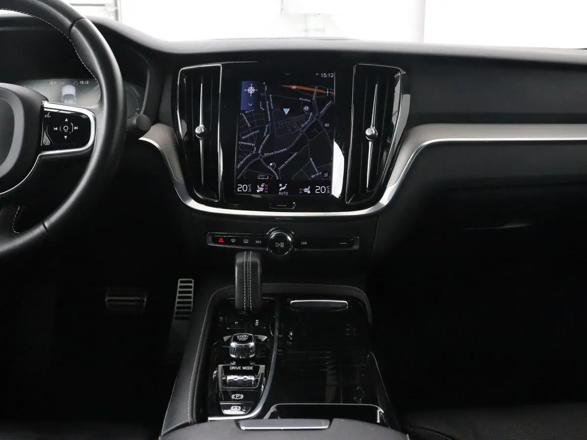 2.0 Recharge T6 R-Design | Panoramadak | Leder | 360 Camera | Head-Up | Adaptive cruise | Stoelventilatie | Harman/Kardon | Massage | Carplay | Navigatie | Full LED | Memory | PHEV | Plug In
