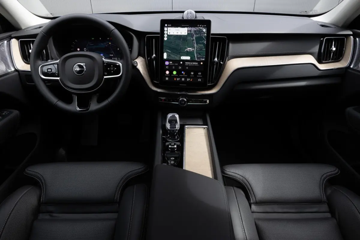 T6 Plug-in hybrid AWD Ultra Dark Snel Leverbaar! Te bestellen!