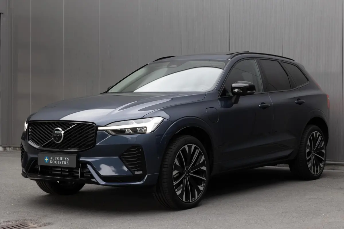 T6 Plug-in hybrid AWD Ultra Dark Snel Leverbaar! Te bestellen!