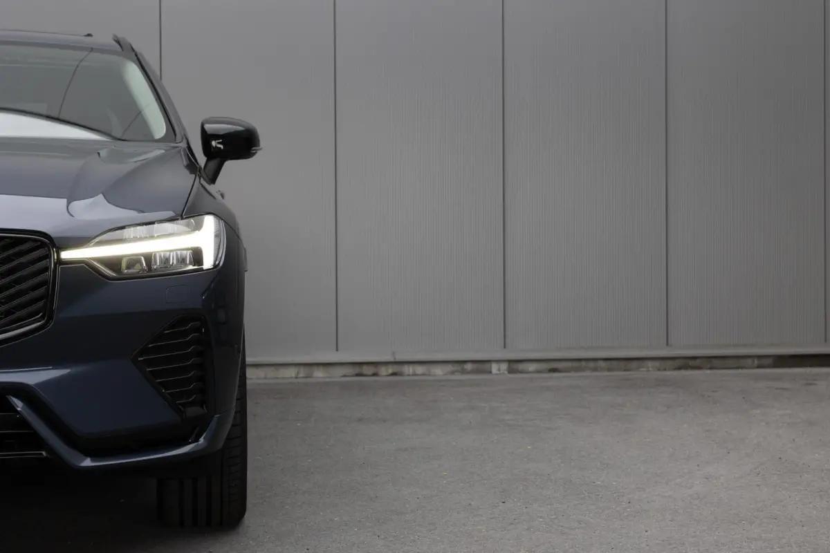 T6 Plug-in hybrid AWD Ultra Dark Snel Leverbaar! Te bestellen!