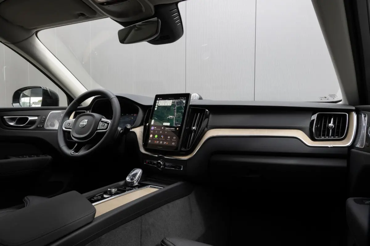 T6 Plug-in hybrid AWD Ultra Dark Snel Leverbaar! Te bestellen!