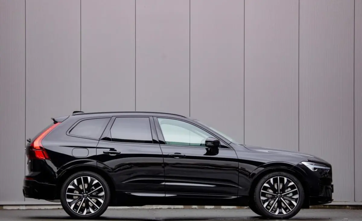 T6 Plug-in hybrid AWD Ultra Dark Snel Leverbaar! Te bestellen!