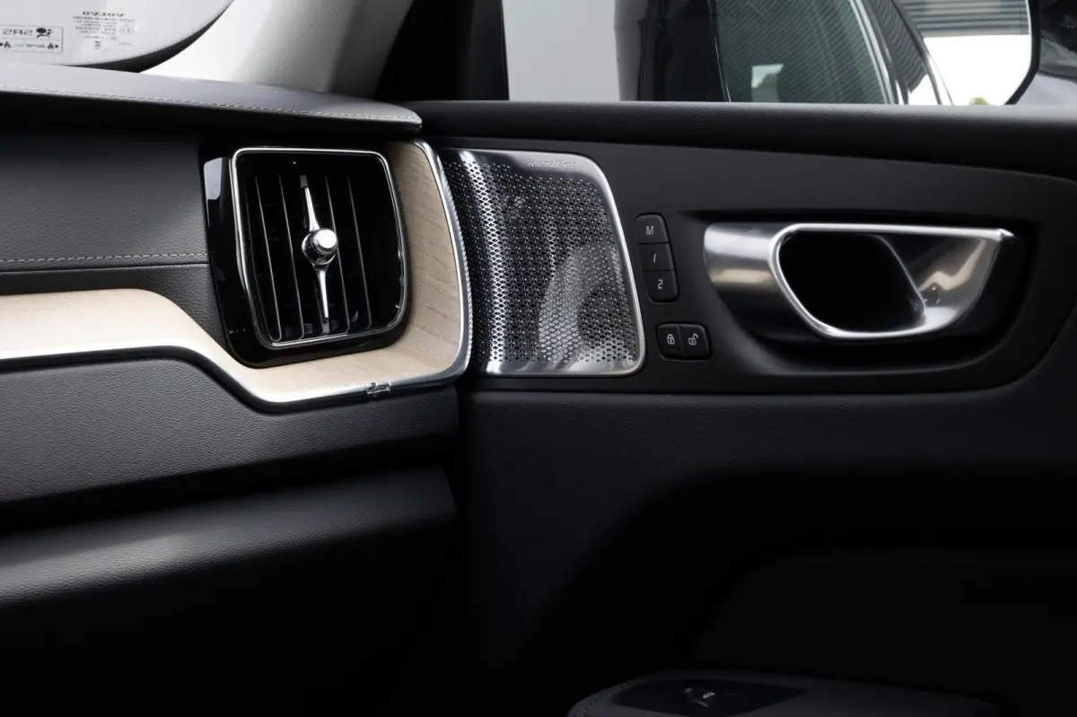 T6 Plug-in hybrid AWD Ultra Dark Snel Leverbaar! Te bestellen!