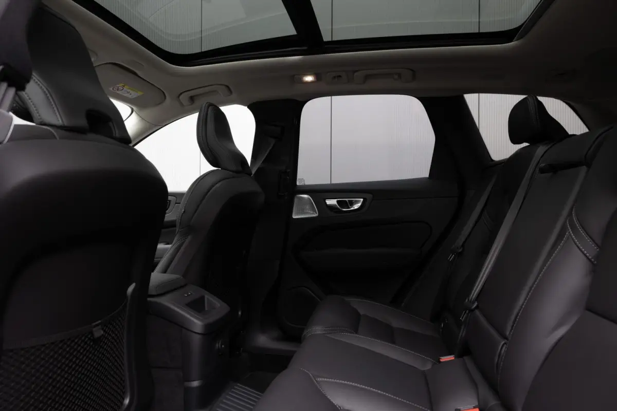 T6 Plug-in hybrid AWD Ultra Dark Snel Leverbaar! Te bestellen!