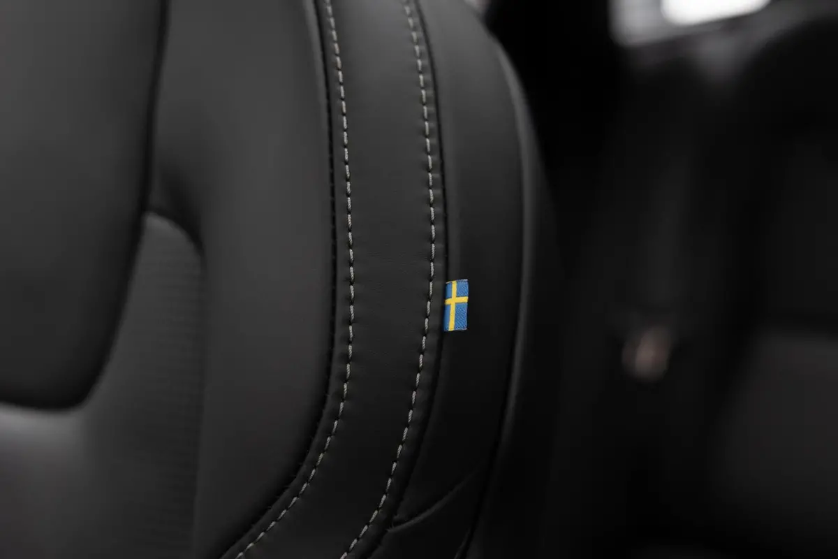 T6 Plug-in hybrid AWD Ultra Dark Snel Leverbaar! Te bestellen!