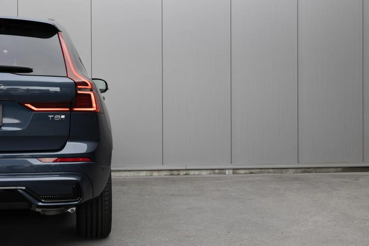 T6 Plug-in hybrid AWD Ultra Dark Snel Leverbaar! Te bestellen!