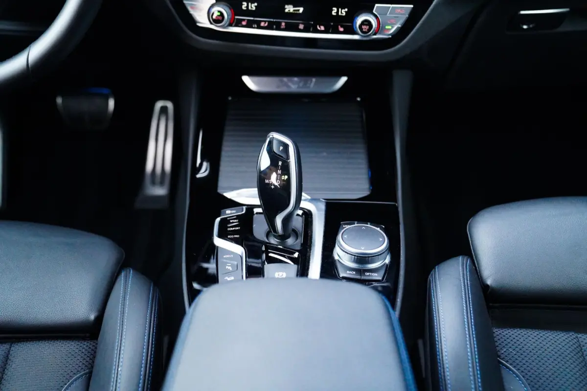 XDrive30e High Executive | Adaptieve Cruise | BMW LED | Luxe Leder | Hybride | Verwarmde voorstoelen |