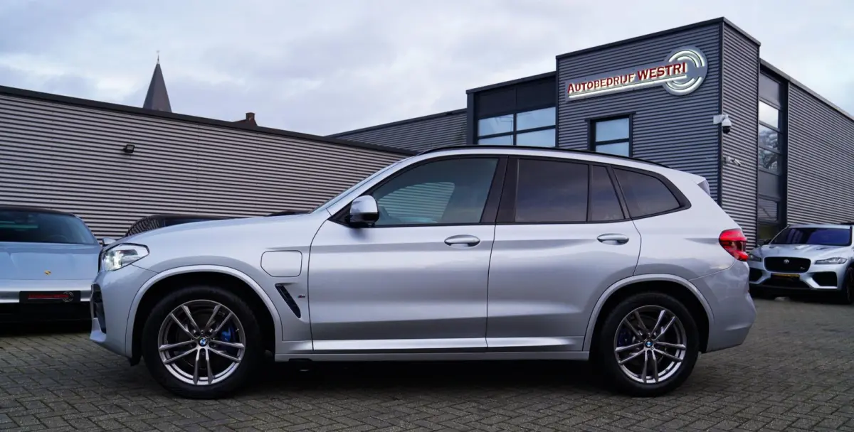 XDrive30e High Executive | Adaptieve Cruise | BMW LED | Luxe Leder | Hybride | Verwarmde voorstoelen |