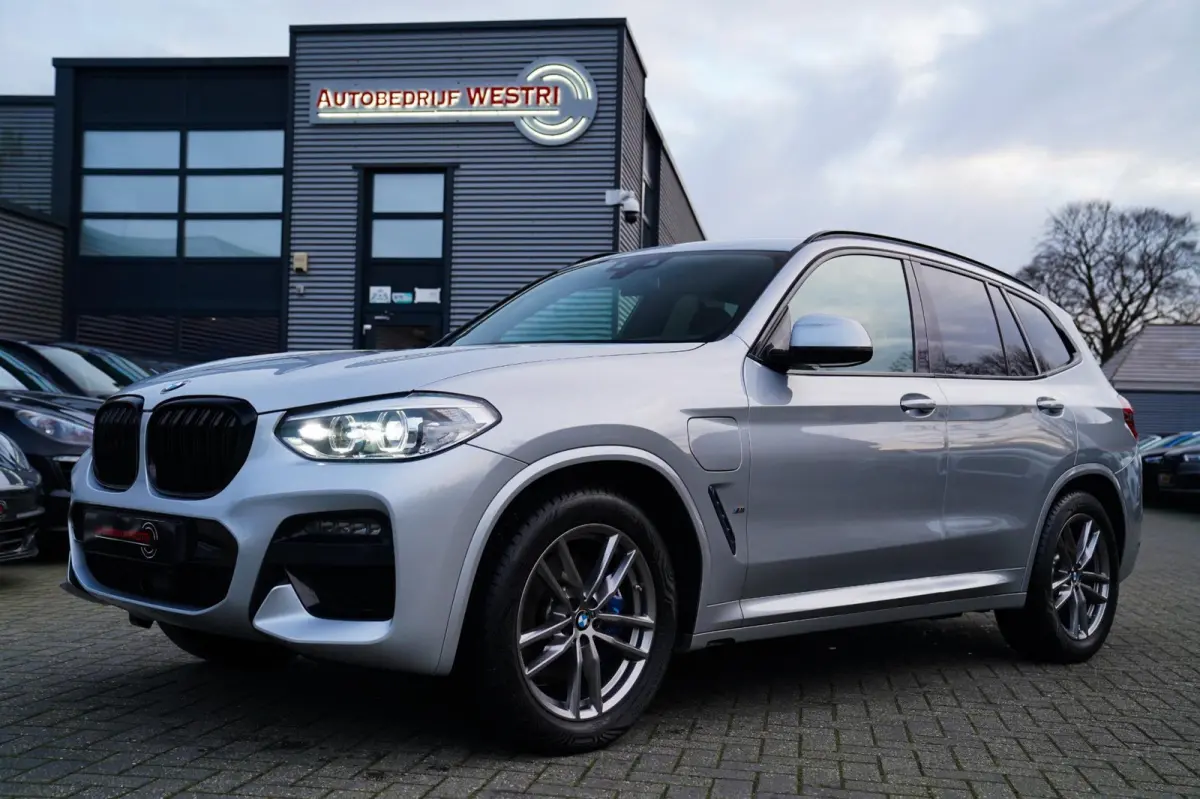 XDrive30e High Executive | Adaptieve Cruise | BMW LED | Luxe Leder | Hybride | Verwarmde voorstoelen |