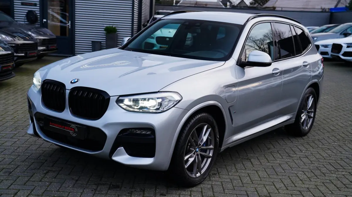 XDrive30e High Executive | Adaptieve Cruise | BMW LED | Luxe Leder | Hybride | Verwarmde voorstoelen |