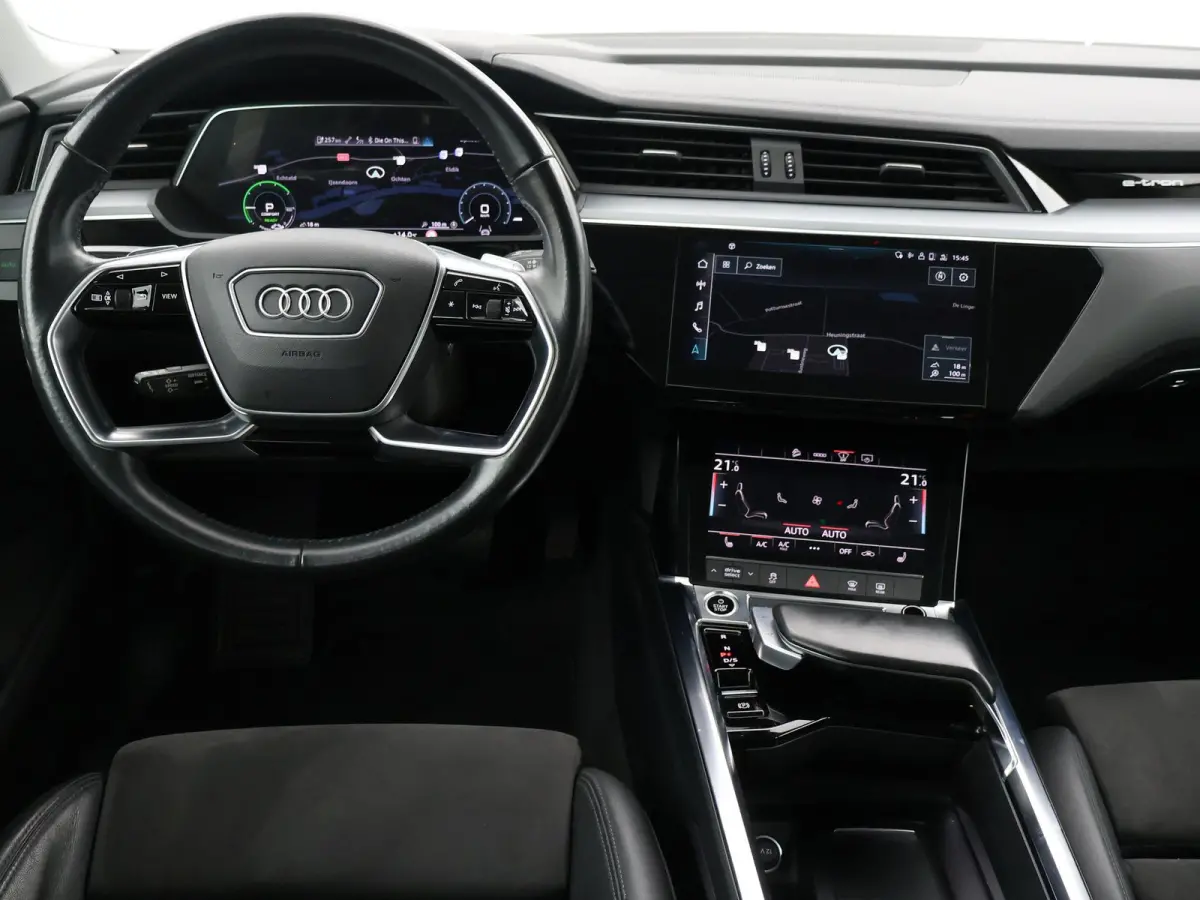 55 QUATTRO 95 kWh + TREKHAAK | NACHTZICHT 92% SOH| LUCHTVERING | HEAD-UP | ADAPTIVE CRUISE CONTROL